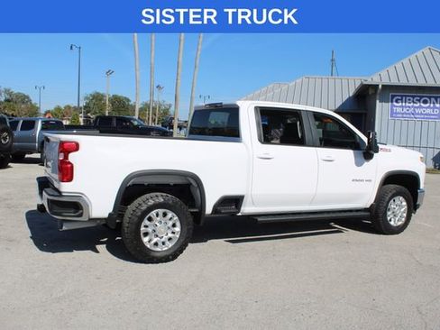 Used 2023 Chevrolet Silverado 2500 LT AWD/4WD image 13