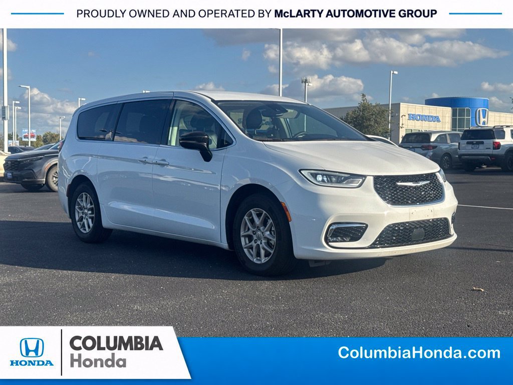 Used 2024 Chrysler Pacifica Touring-L FWD 360° Tour