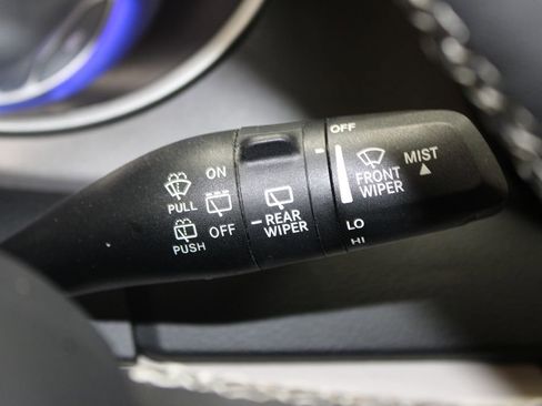 Used 2024 Chrysler Pacifica Touring-L FWD image 16