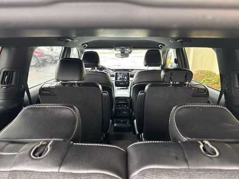 Certified 2023 Jeep Grand Cherokee L Laredo AWD/4WD image 19