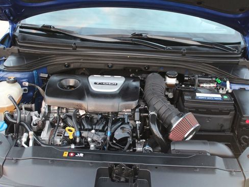 Used 2019 Hyundai Elantra Sport w/ Cargo Package image 18