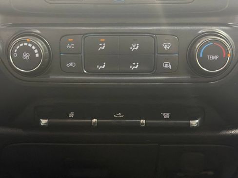 Used 2018 GMC Sierra 3500 4x4 Crew Cab w/ Sierra Convenience Package image 15