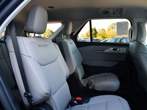 Used 2026 Ford Explorer Active w/ Active Comfort Package image 17