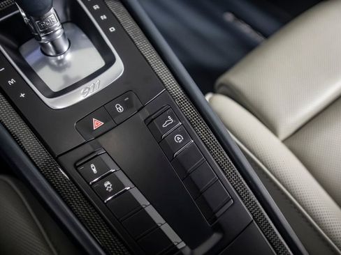 Used 2017 Porsche 911 Carrera S image 33