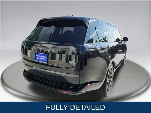 Used 2023 Land Rover Range Rover Long Wheelbase SE image 13