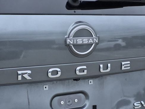 Used 2023 Nissan Rogue SV AWD/4WD image 21