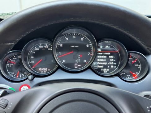 Used 2014 Porsche Cayenne Platinum Edition AWD/4WD image 17