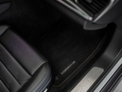 Used 2021 Porsche Panamera image 32