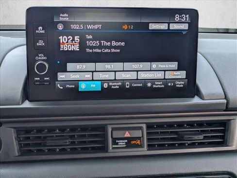 Used 2025 Honda Pilot TrailSport image 11