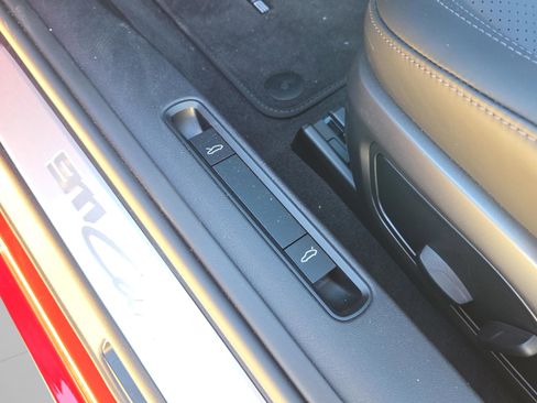 Certified 2025 Porsche 911 Carrera image 33