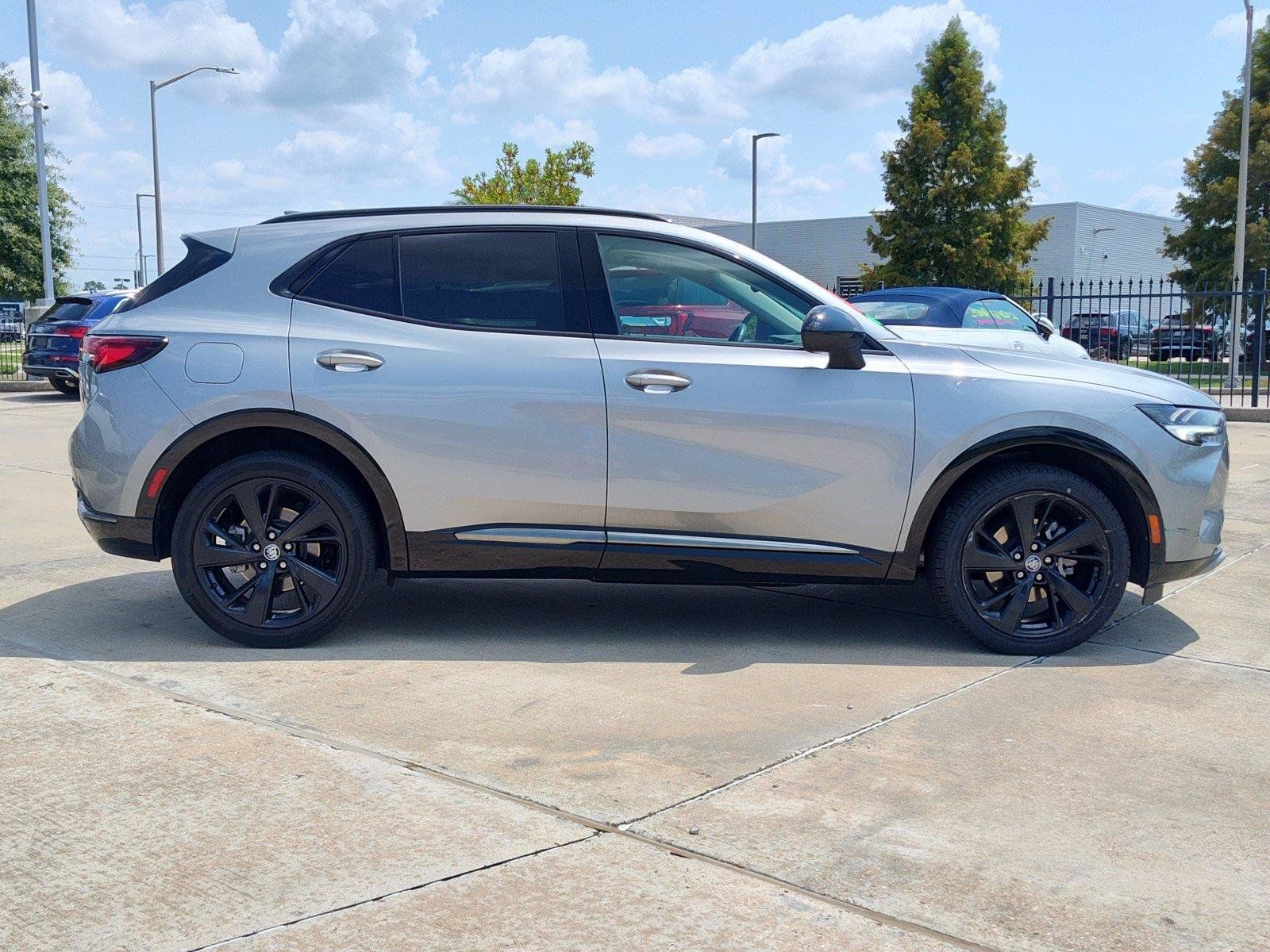 Used 2023 Buick Envision Essence w/ Sport Touring Package FWD image 10