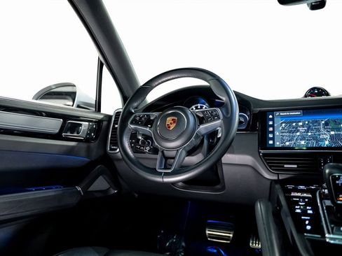 Used 2022 Porsche Cayenne S Platinum image 41
