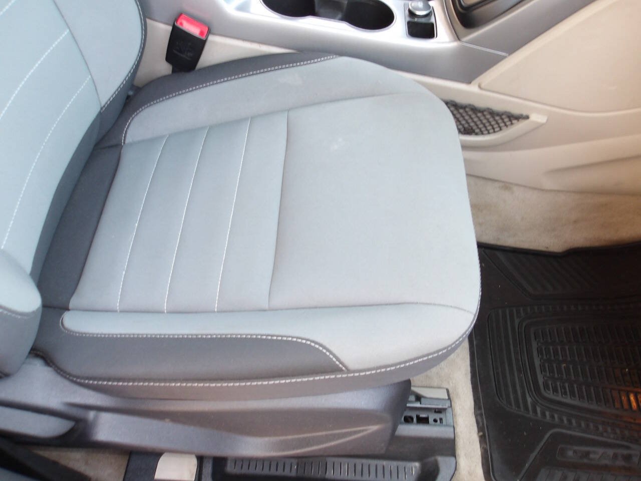 Used 2015 Ford Escape SE FWD image 20