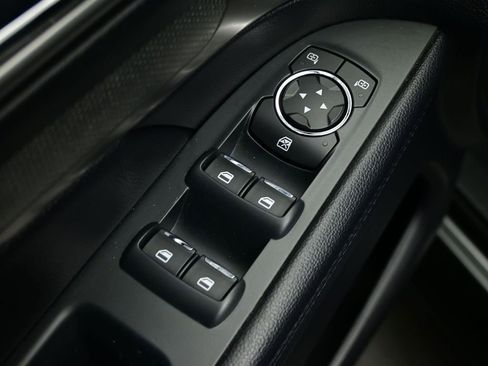 Used 2019 Ford Explorer XLT FWD image 57