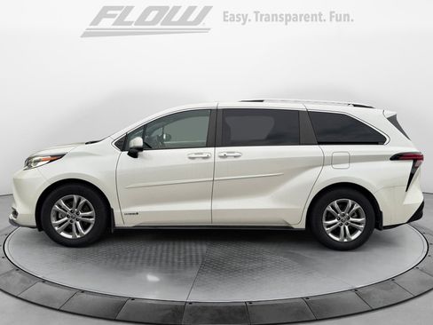 Used 2021 Toyota Sienna Platinum w/ Protection Package (TMS) AWD/4WD image 4