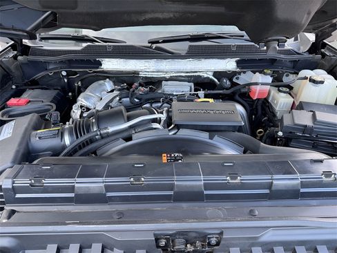 Used 2020 Chevrolet Silverado 2500 High Country image 9