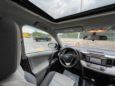 Used 2013 Toyota RAV4 XLE FWD image 28