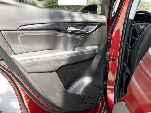 Used 2023 Buick Envision Essence image 36