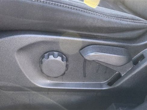 Used 2017 Ford Edge SE image 23