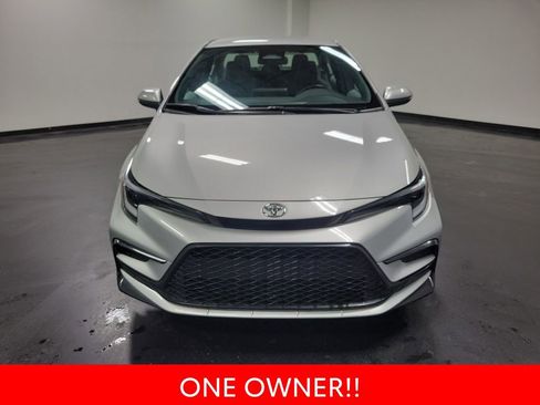 Used 2023 Toyota Corolla SE image 3
