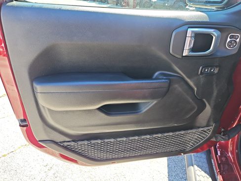 Used 2021 Jeep Wrangler Unlimited Sport image 13