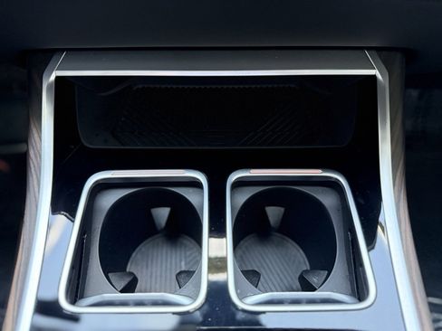 Used 2023 BMW 760i xDrive w/ Executive Package image 25