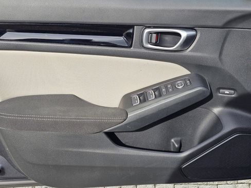 Used 2023 Honda Civic EX image 10