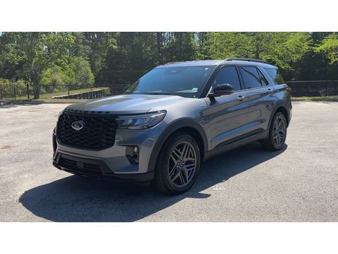 Used 2026 Ford Explorer ST-Line w/ ST-Line Street Pack RWD image 4