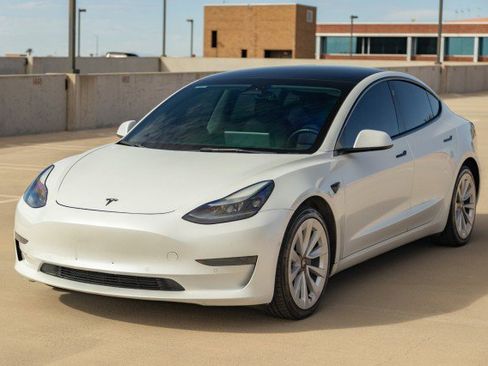 Used 2022 Tesla Model 3 image 3