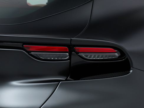 Certified 2025 Ferrari Purosangue image 21