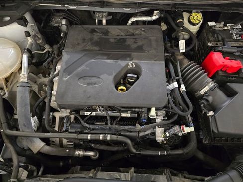 Used 2020 Ford Escape SE image 12