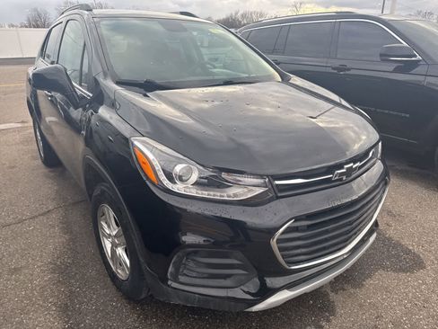 Used 2020 Chevrolet Trax LT w/ LT Convenience Package image 10