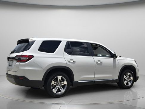 Certified 2025 Honda Pilot EX-L image 7
