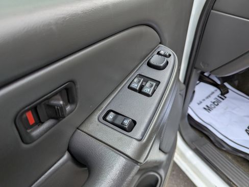 Used 2005 Chevrolet Silverado 1500 LS image 11