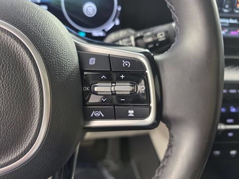 Used 2022 Kia Carnival SX Prestige FWD image 21