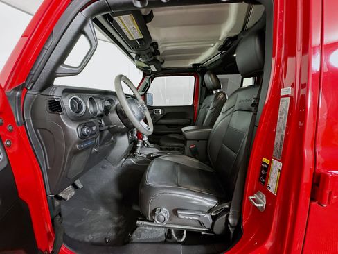 Used 2023 Jeep Wrangler Sahara image 13