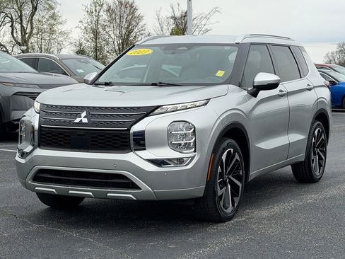 Used 2023 Mitsubishi Outlander SEL FWD image 9