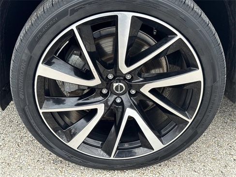 Used 2024 Volvo XC90 B6 Plus w/ Protection Package Premier image 9