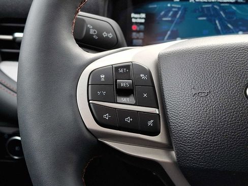 Certified 2025 Ford Explorer Active w/ Active Comfort Package image 24