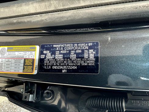Used 2025 Kia Soul LX w/ LX Technology Package FWD image 21