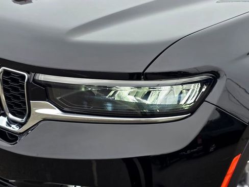 Certified 2022 Jeep Grand Cherokee Limited image 31