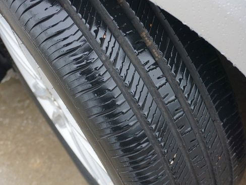 Used 2013 Toyota Avalon XLE image 12