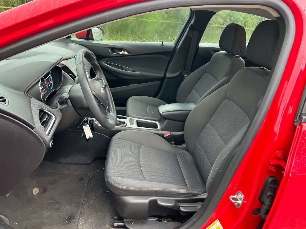 Used 2018 Chevrolet Cruze LS FWD image 11