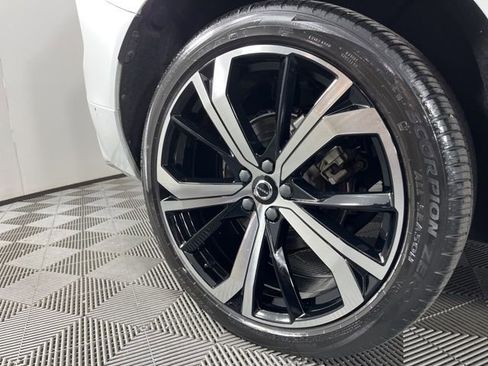 Used 2023 Volvo XC60 B5 Ultimate w/ Climate Package image 15