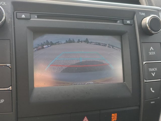 Used 2017 Toyota Camry SE FWD image 23