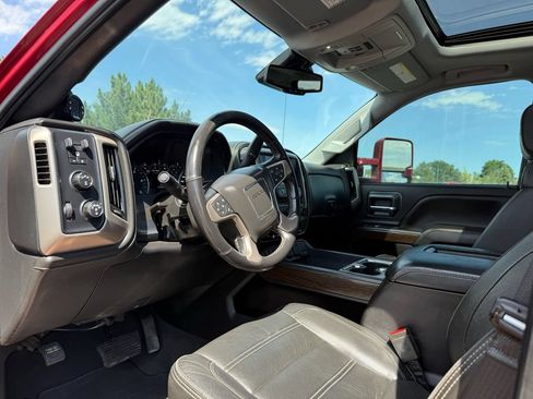 Used 2019 GMC Sierra 2500 Denali AWD/4WD image 17