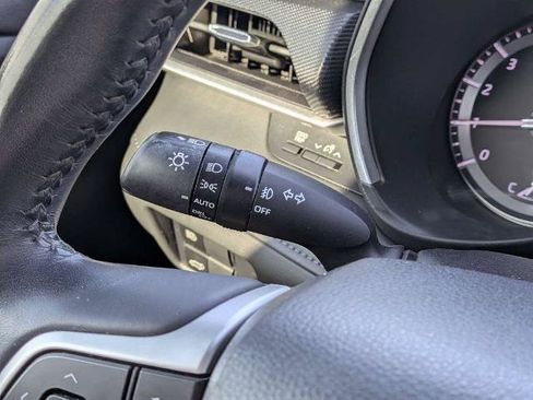 Used 2022 Toyota Highlander XSE FWD image 26