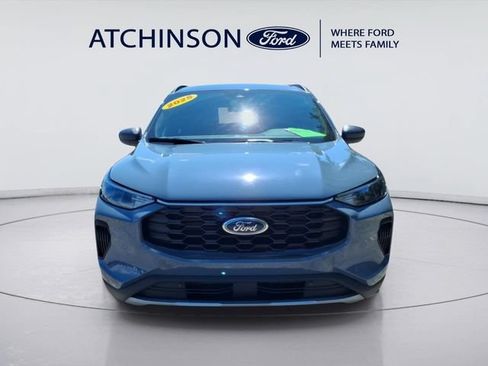 Used 2025 Ford Escape ST-Line w/ Cold Weather Package AWD/4WD image 2