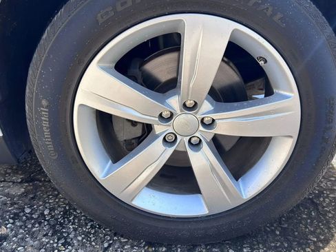 Used 2020 Land Rover Range Rover Velar S image 22