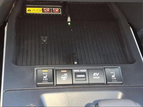 Certified 2026 Toyota Corolla Cross XSE w/ Convenience Package image 21